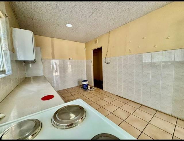 3 BEDROOM HOUSE FOR SALE IN VANDERBIJLPARK CW 4
